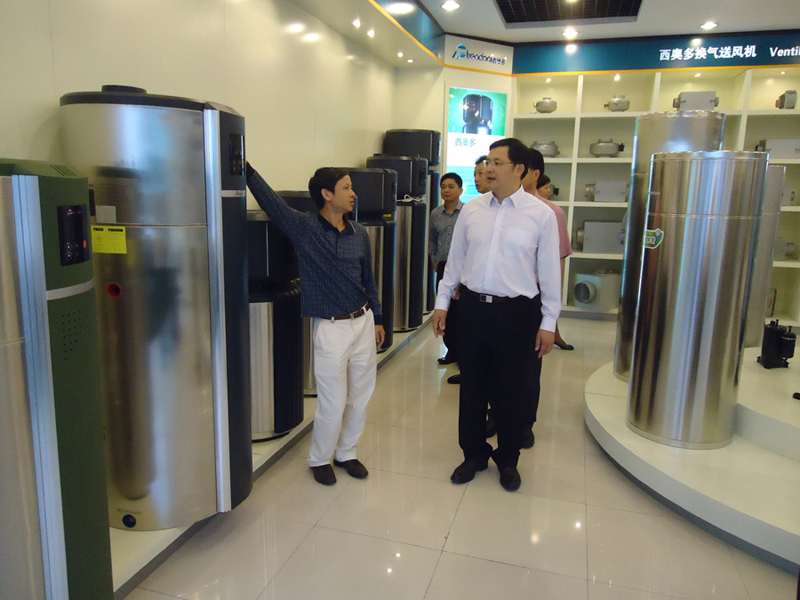 蘿崗區(qū)委書(shū)記駱蔚峰一行視察西奧多